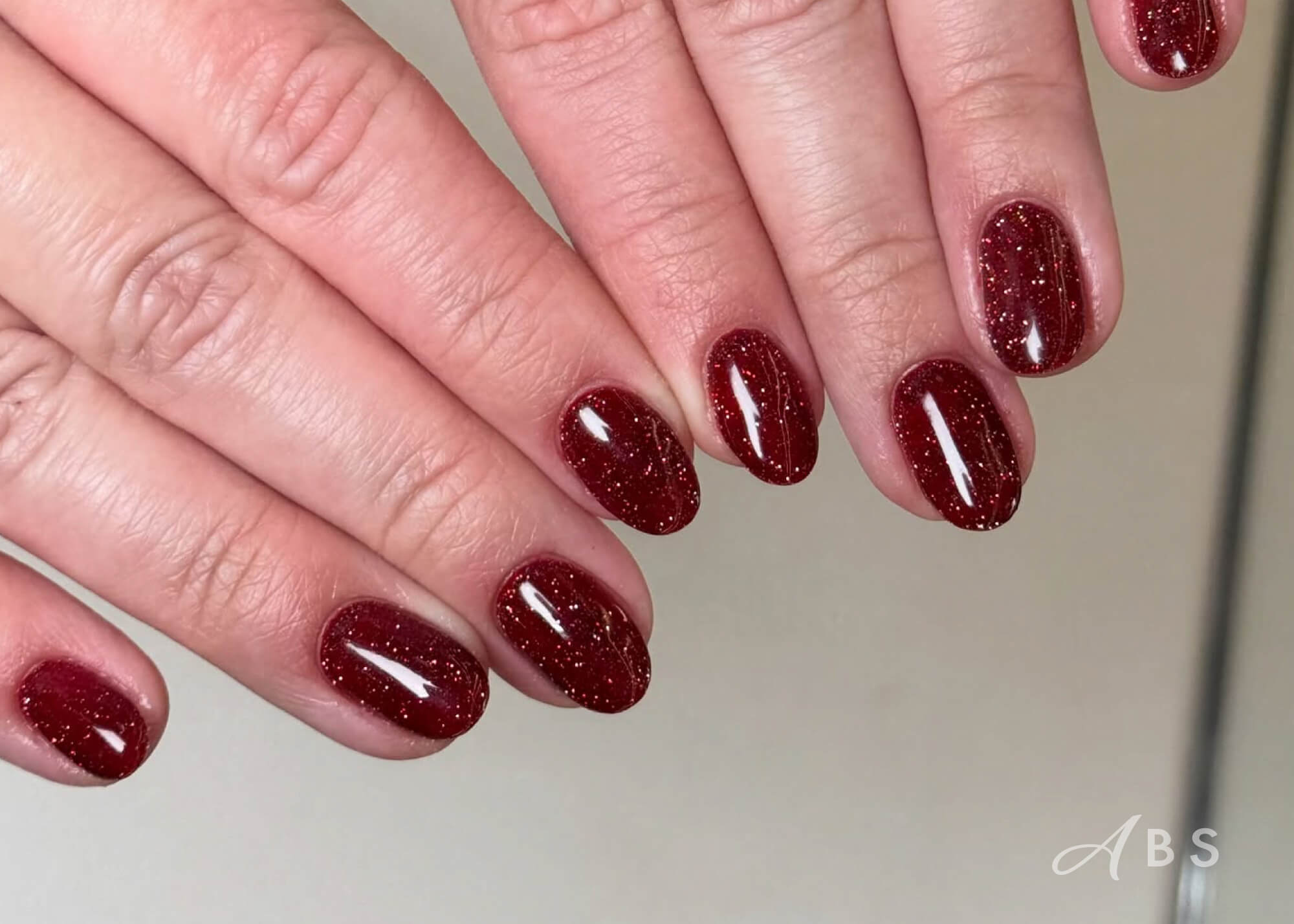 Gel Nails vs Acrylic Nails