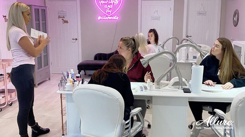 You are currently viewing Getting a job in gel nails
